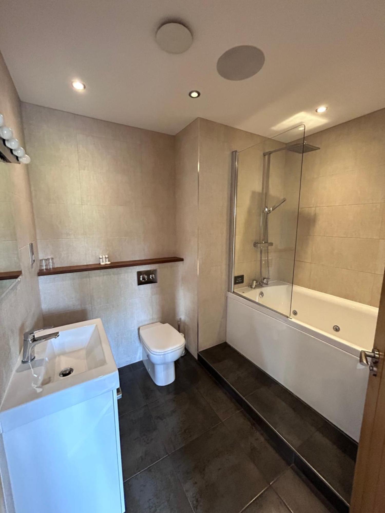 Bed & Breakfast The White Hart 4*