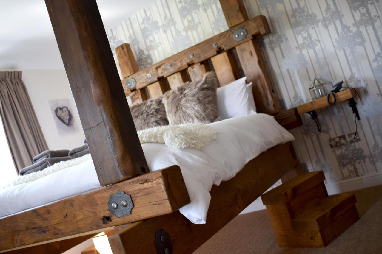 Couette-café The White Hart 4*